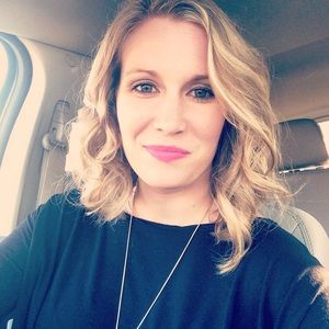 Meet your Posher, Carolina